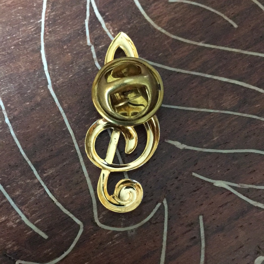 Golden Music Note Pin - Picture 3 of 4